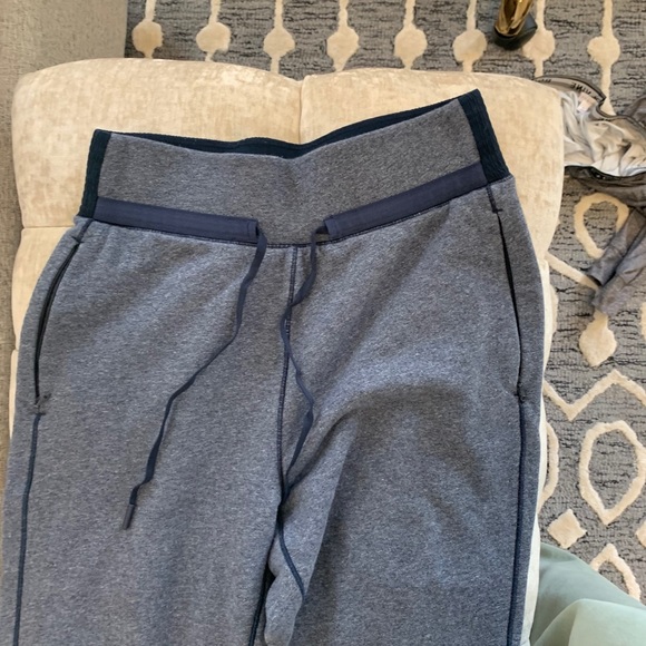 Lululemon joggers - Picture 3 of 3